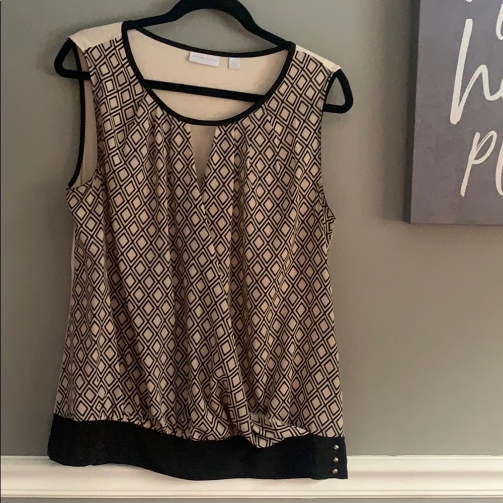 Womrns sleeveless top